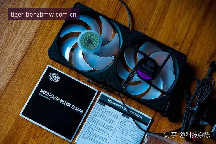 谁会想到，一台46.3 MB的安装包，能让英超球迷和老虎机玩家在同一块屏幕上找到共同的兴奋点？